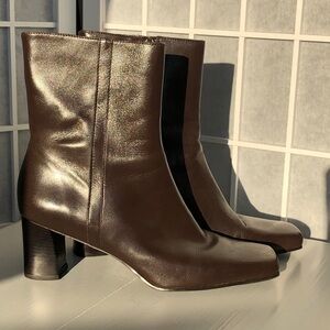 Michelle D Brown Fine Leather Ankle Boots in Excellent Condition, Size 6M